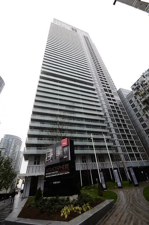 Whitehall Suites - Front Street Canada