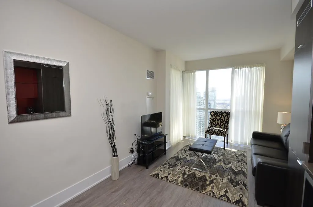 Whitehall Suites - Front Street