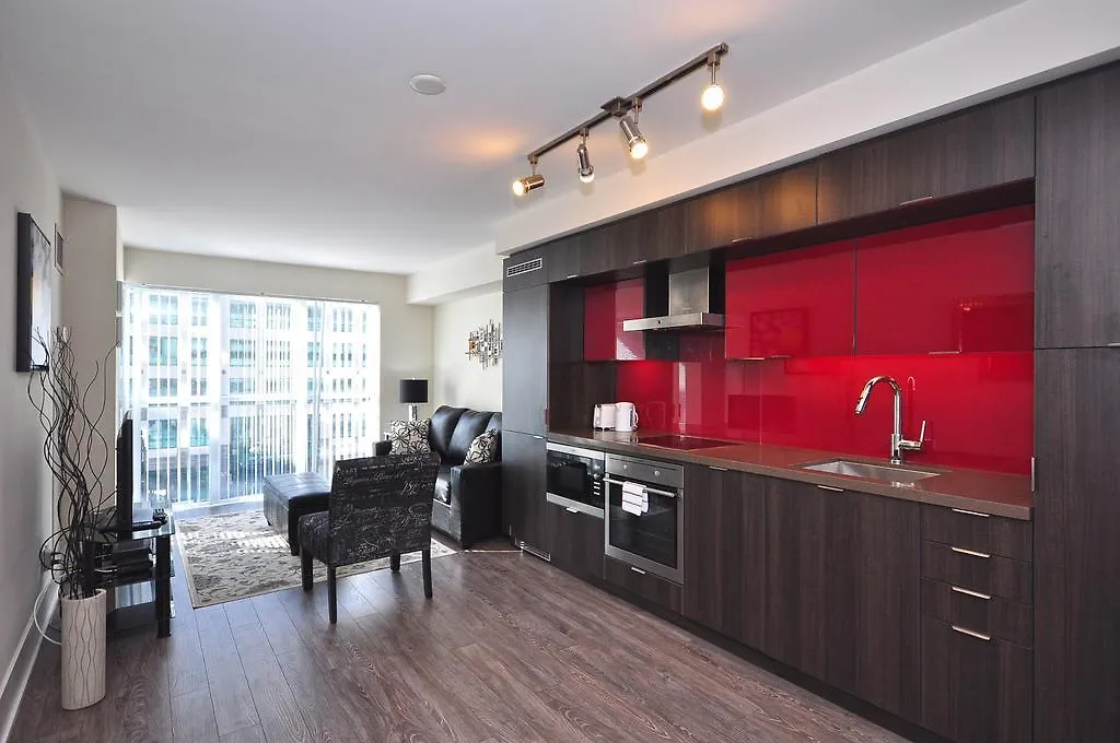 Whitehall Suites - Front Street